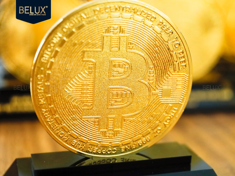 Lô 100 đồng Bitcoin cao 11cm bằng đồng mạ vàng 24k thiết kế theo yêu cầu